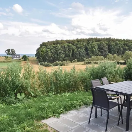 Two-bedroom In Tranekar Semesterbostad